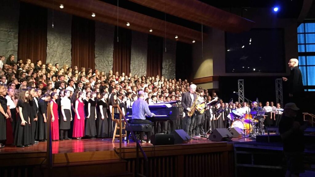 Bob Chilcott conducts 2016 Picfest's mass choir